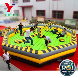 Manège gonflable octogonal rotatif Meltdown <span class=keywords><strong>Wipeout</strong></span> pour parcs d'attractions, fêtes foraines et événements en extérieur et en intérieur - Product Image 1