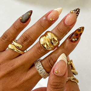 Uñas postizas estilo francés con diseño de almendras, puntos de polka y diamantes de imitación color ámbar para manicura diaria y accesorios de bricolaje de moda. - Product Image 1