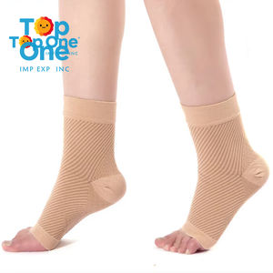 Top One Open Toe Cheville Compression Sleeve Attelle de soutien pour la fasciite plantaire avec des chaussettes de compression confortables - Product Image 5