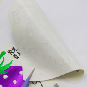 Etiquetas Personalizadas Impermeables para Botellas de Vino con Diseño de Fresa, con Recubrimiento UV de Vinilo, Estampado en Lámina Dorada, Adhesivas, Precio de Fábrica - Product Image 3