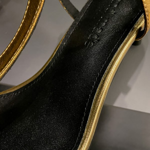 <span class=keywords><strong>Sandali</strong></span> a Stiletto da 5,5 cm con Punta Sottile di Nicchia in Vera Pelle di Pecora all'Ingrosso Stile Sexy da Esterno con Chiusura a Bottone per l'Estate - Product Image 6