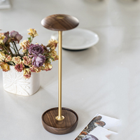 Lampe de table décorative moderne et simple en alliage d'aluminium et bois de frêne, à piles, à intensité variable par toucher, pour restaurant et hôtel