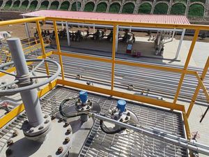 جهاز إرسال مستوى الرادار عالي التردد من الفولاذ المقاوم للصدأ مع مستشعر موجي صلب بدقة 1 مم وتطبيق تويا وواجهة RS485 طراز FM 80G - Product Image 5