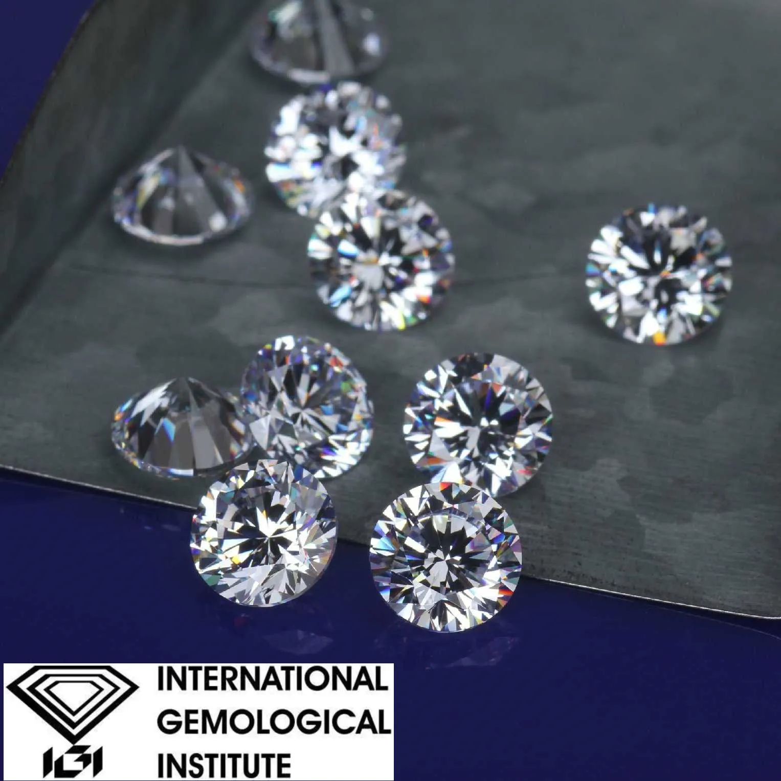 DEF color lab grown loose IGI certified diamond round brilliant cut VVS HPHT diamond