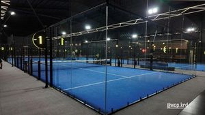 Pista <span class=keywords><strong>de</strong></span> Pádel <span class=keywords><strong>de</strong></span> Acero Super Panorámica Venus con Acabado <span class=keywords><strong>de</strong></span> Vidrio Templado y Recubrimiento en Polvo para Clubes <span class=keywords><strong>de</strong></span> Lujo y Proyectos Deportivos Profesionales - Product Image 3