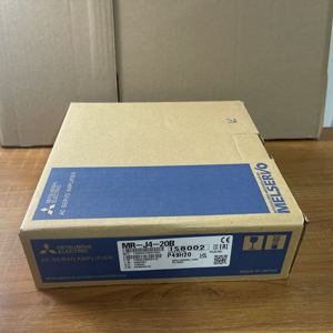 Servoamplificador de CA Mitsubishi MR-J4-20B - Product Image 1