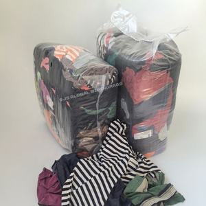 Chiffons de nettoyage industriels économiques en tissu de coton coloré coupé en morceaux pour le nettoyage (type T-shirt) - Product Image 1