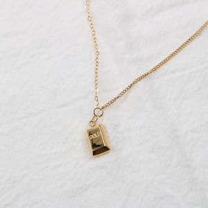 Collar de Alta Gama Resistente al Agua, Collar de Acero Inoxidable de Diseño Largo que No se Deslustra, Chapado en Oro de 18k con Diseño de Pepita de Oro para Hombres y Mujeres - Product Image 4