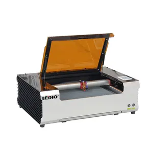 40W 50W CO2 Laser Cutting Engraving Machine Bois Caoutchouc Cristal Retail Industries machine de découpe pour le métal