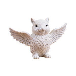 Scoiattolo Alato Glitterato in Poliresina Personalizzato, Perfetto per Decorazioni Magiche Incantate, Esposizioni da Tavolo e Accenti Fantasiosi - Product Image 1