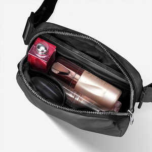 Bolso de pecho para hombre, tela Oxford, portátil, para deportes al aire libre, expansible, negro, blanco, estilo clásico de dibujos animados de Anime, otoño 2022 - Product Image 4