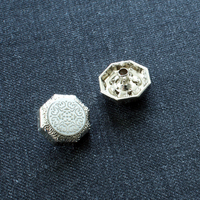 Fabricant de boutons APEX, boutons à pression en métal Zamak avec logo personnalisé, boutons décoratifs ronds OEM ODM pour Thobe Jubba