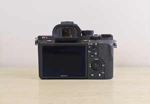 Excellent appareil photo numérique plein format 4K A7R II avec capteur à haute résolution et stabilisation d'image par déplacement du capteur sur 5 axes A7 R II - Product Image 3