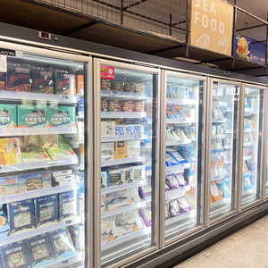 Congelatore Verticale con Porta in Vetro per Supermercati, Raffreddamento ad Aria, Controllo Digitale, Ripiani Regolabili per Esposizione di Alimenti Surgelati - Product Image 6