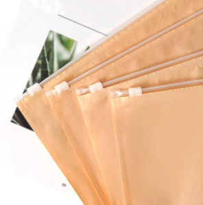 Bolsa de Embalaje de Ropa con Cierre Personalizada con Logotipo, Bolsa de Papel Kraft Blanca con Cierre, para Calcetines, Camisetas, Jeans, Chaquetas, con Ventana Transparente - Product Image 6