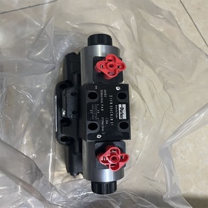 Vanne directionnelle électrohydraulique Parker D81VW001C4NJW91, commande de inversion, 32 bars, 120 Lpm, en fer - Product Image 1