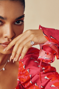 Anillo de Compromiso de Alta Calidad con Halo Oculto y Piedras Brillantes que Muestran una Elegante Artesanía para Joyería de Compromiso y Boda - Product Image 4