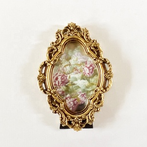 Cornice Artigianale in Resina Fatta a Mano, Mini Regalo di Nozze e Cornici Decorative per Foto Fatte in Casa - Product Image 4