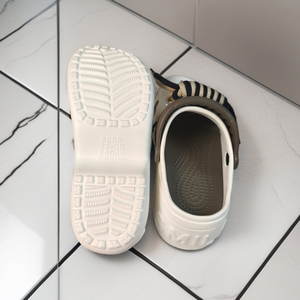 รองเท้าสวนสำหรับนักเรียนหญิง ยี่ห้อ Yearning วัสดุ EVA ทั้งส่วนบน/พื้นรองเท้า/ซับใน ระบายอากาศได้ดี น้ำหนักเบา เป็นมิตรกับสิ่งแวดล้อม กันน้ำ พร้อมหัวเข็มขัดลายการ์ตูน - Product Image 5