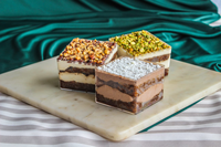 Boîte à gâteau carrée, boîte à dessert mousse avec autocollants, conteneur transparent en PS jetable pour tiramisu