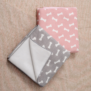 ผ้าเช็ดตัวไมโครไฟเบอร์สำหรับสัตว์เลี้ยง ซึมซับน้ำได้ดีเยี่ยม ผ้าขนหนูนุ่มสำหรับกรูมมิ่งสัตว์เลี้ยง ขนาด 47 นิ้ว x 31.5 นิ้ว เหมาะสำหรับสุนัขและแมว - Product Image 5