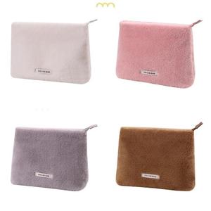 Bolsa de Almacenamiento Personalizada de Piel de Conejo, Estilo Clásico Otoño-Invierno, Bolsa de Viaje, Personalización de Logotipo Disponible - Product Image 4