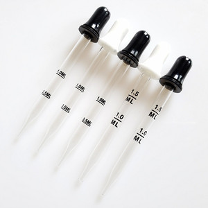 หลอดหยดแก้วเทียนจิงแบบมีขีดบอกปริมาตร 1.5 มล. ปลายตรง สำหรับขวดน้ำมันหอมระเหย พร้อมปลายยาง - Product Image 3
