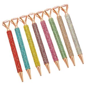 Stylos en plastique durables personnalisés avec des cristaux scintillants - Stylos à bille avec paillettes pour les mariages, Noël et les cadeaux promotionnels - Product Image 1