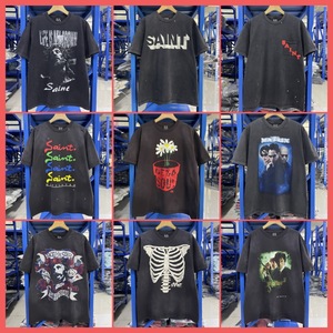 เสื้อยืดวินเทจผู้ชายขายส่ง ผ้าคอตตอนหนานุ่ม ทรงโอเวอร์ไซส์ พิมพ์ลายกราฟิก Saint Skeleton สกรีนโลโก้ได้ตามต้องการ สไตล์ไฮสตรีท - Product Image 1