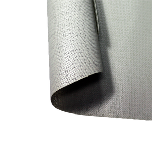 Tissu <span class=keywords><strong>de</strong></span> maille <span class=keywords><strong>de</strong></span> polyester enduit <span class=keywords><strong>de</strong></span> PVC <span class=keywords><strong>de</strong></span> poids personnalisé 2025 pour la fabrication <span class=keywords><strong>de</strong></span> stores extérieurs et <span class=keywords><strong>de</strong></span> bâches - Product Image 3