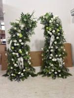 Eleganter Hochzeits-Blumenbogen Künstliche Rosenreihe für Outdoor-Hochzeiten Hintergrund Bühnendekoration Event-Dekor