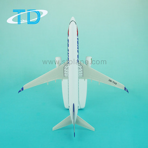 บริการท่องเที่ยวสายการบิน โมเดลเครื่องบิน <span class=keywords><strong>B737</strong></span>-800 แบบปีกแยกทรงสกิมิทาร์ ขนาด 1:<span class=keywords><strong>200</strong></span> ทำจากพลาสติก ของขวัญทางธุรกิจ งานแฮนด์เมด - Product Image 5