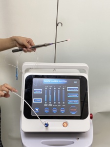 1470nm Araña Venas varicosas Estiramiento facial Eliminación <span class=keywords><strong>de</strong></span> grasa Lipólisis Diodo Láser Liposucción 980nm Pierna Dispositivo <span class=keywords><strong>de</strong></span> <span class=keywords><strong>tratamiento</strong></span> <span class=keywords><strong>de</strong></span> venas varicosas - Product Image 3