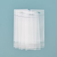 Pochette à bec verseur de qualité alimentaire, taille personnalisée, durable, avec fermeture éclair, en plastique transparent, logo personnalisé pour l'emballage de snacks et aliments.