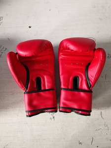 <span class=keywords><strong>Guantes</strong></span> de Boxeo de Cuero de <span class=keywords><strong>12</strong></span> <span class=keywords><strong>oz</strong></span> Profesionales al por Mayor para Todas las Edades con Logo Personalizado <span class=keywords><strong>Guantes</strong></span> Protectores de Entrenamiento para Gimnasio en Casa - Product Image 5