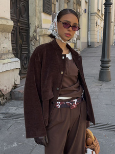 <span class=keywords><strong>Veste</strong></span> en velours côtelé personnalisée pour femmes Manteau à col montant de coupe décontractée en brun <span class=keywords><strong>camel</strong></span> Style utilitaire simple boutonnage OEM Usine directe en Chine - Product Image 2