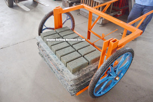 Macchina Automatica QT4-25 per la Produzione di Mattoni e Blocchi in Calcestruzzo |   Stampo da 4/<span class=keywords><strong>5</strong></span>/6/8 Pollici per Mattoni Forati Autobloccanti per Pavimentazione Stradale - Product Image 6