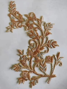 <span class=keywords><strong>Manteau</strong></span> <span class=keywords><strong>de</strong></span> <span class=keywords><strong>queue</strong></span> <span class=keywords><strong>de</strong></span> smoking pour hommes Designer Broderie Diamants Paillettes brillantes Diamants Décoration - Product Image 6