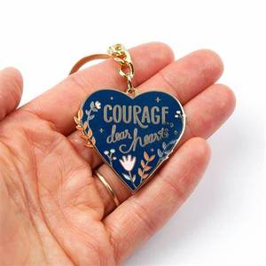 Porte-clés en <span class=keywords><strong>m</strong></span>étal personnalisé avec logo, style occidental en forme de cœur, porte-clés émaillé, logo personnalisé, porte-clés inspirant, courage - Product Image 3