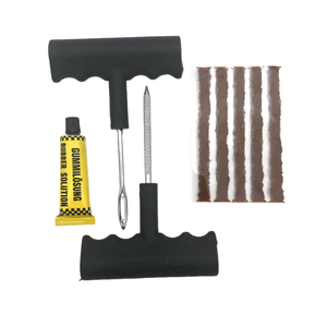 Kit de tapones de emergencia para neumáticos al por mayor, herramienta de mano para reparación de neumáticos de coches y motocicletas, <span class=keywords><strong>pinchazos</strong></span> de fijación - Product Image 1