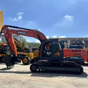 Excavatrice hydraulique d'occasion Doosan DX300, marque coréenne, grande excavatrice sur chenilles, matériel de terrassement et d'exploitation minière usagé - Product Image 2