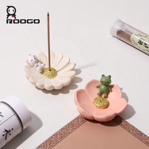 Rooogo <span class=keywords><strong>Forme</strong></span> <span class=keywords><strong>De</strong></span> Fleur Avec Sieste Animal Plaque D'encens Maison et Salon Décoration Ornement Petites Pièces Plateau <span class=keywords><strong>De</strong></span> Rangement - Product Image 4