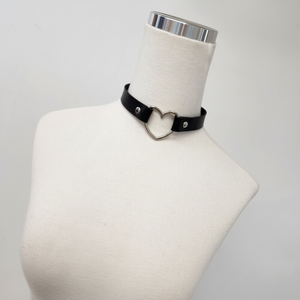 Collana girocollo con anello a cuore in pelle rosa nera elegante catena giarrettiera per le donne - Product Image 1