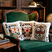 Coussin décoratif en peluche brodé pour la maison, coussin de canapé pour salon, coussin personnalisé avec logo, coussin décoratif Joker