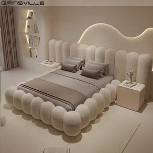 Letto matrimoniale imbottito in tessuto, design minimalista, moderno, per camera da letto, con struttura queen size - Product Image 1