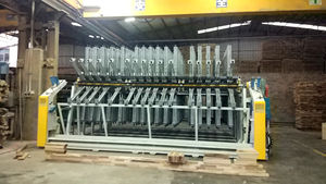 Machine de serrage rotative pour panneaux en bois massif hydraulique - Product Image 5