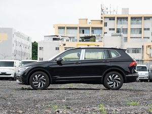 Barato usado <span class=keywords><strong>Tiguan</strong></span> L <span class=keywords><strong>Precio</strong></span> más bajo 2024 Coche de gasolina Adultos 5 puertas 5 plazas SUV <span class=keywords><strong>Volkswagen</strong></span> Hecho en China Coche LHD - Product Image 4