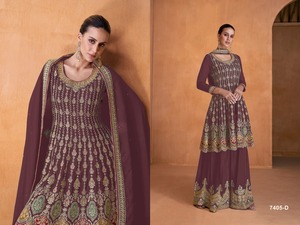 Fausse georgette lourde avec séquences de broderie Fonctionne élégant et concepteur Salwar Kameez pour les événements et les fêtes - Product Image 4