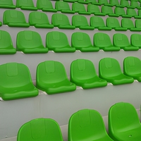 ACT SEATING ZS-ZKBB-P Siège en plastique pour stade, chaises en plastique pour gradins, résistant aux UV, 2 points de fixation