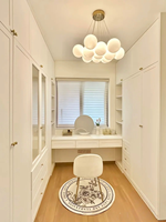 Armoire de luxe modulaire en chêne blanc style Shaker pour chambre à coucher